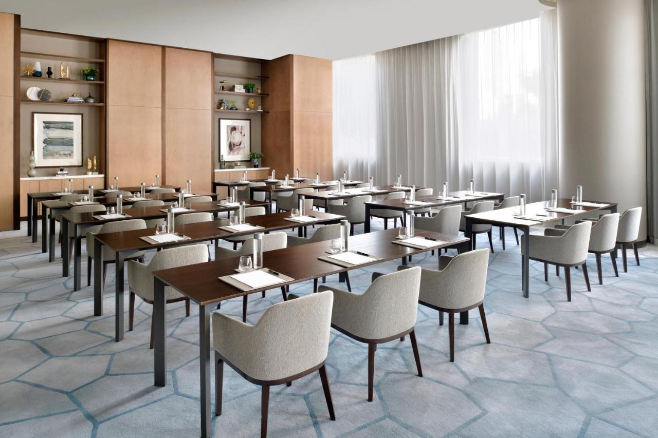 Address Sky View, Downtown Dubai Hotel Exterior photo Meeting room